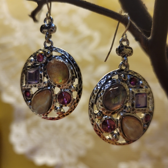 Vtg Beautiful Pierced Earrings Subtle Bling Boho - Picture 1 of 5